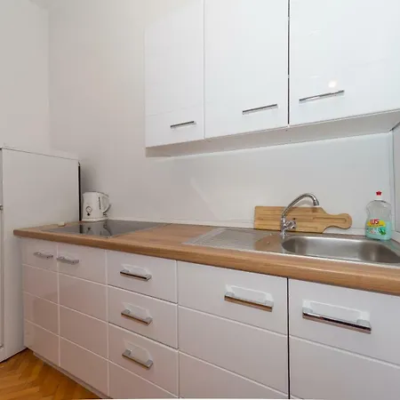 Apartman Ana Biograd Na Moru