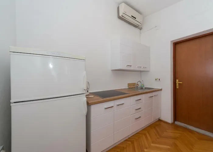 Ana * 비오그라드나모루