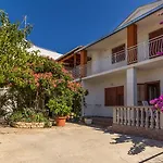 Ana * Biograd Na Moru