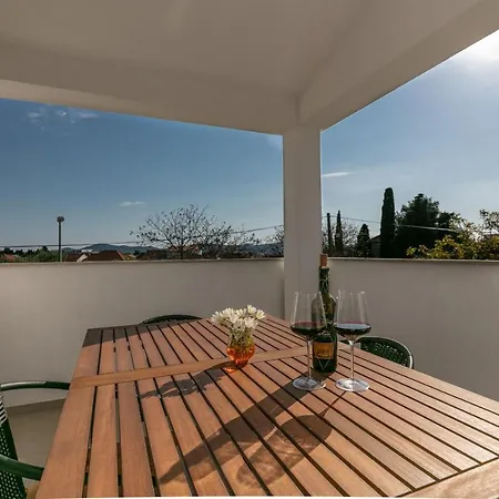 Apartment Ana *