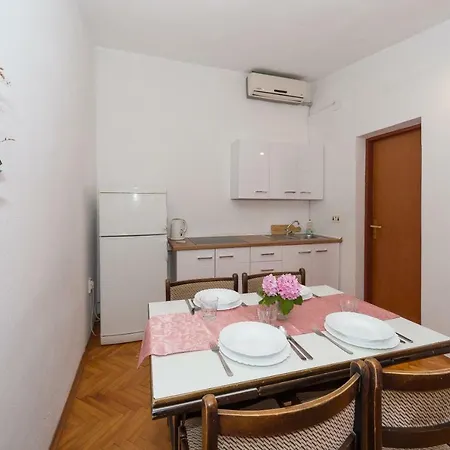 Ana Apartman *